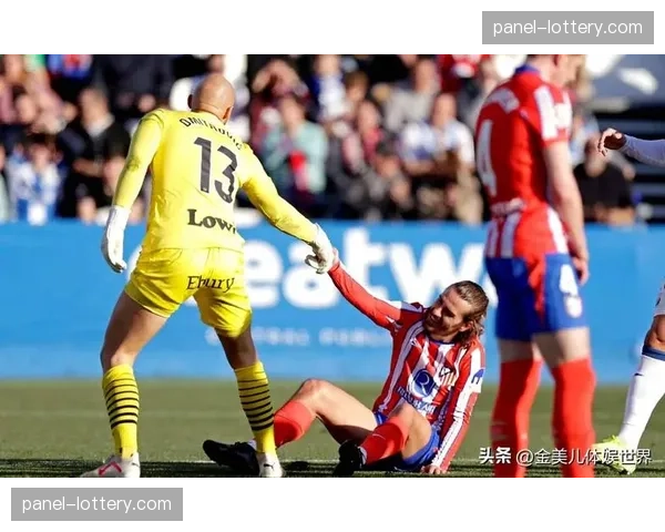 赛前报道：为准备与皇马的比赛，巴萨本周训练重点演练“由守转攻的瞬间压迫”